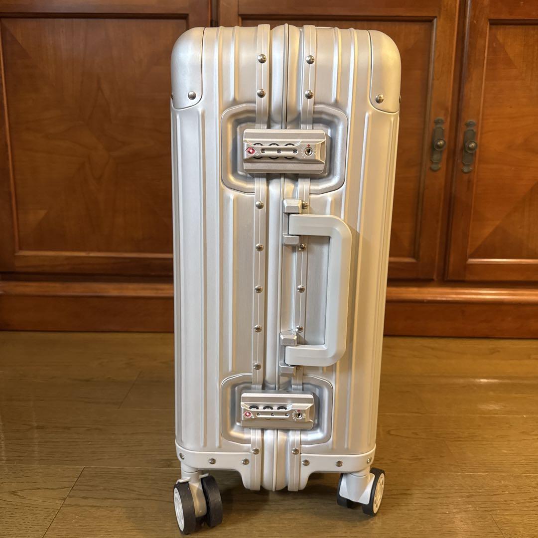 メルセデスベンツ『スーツケース 32L 4輪』TSA ロック　未使用　リモア