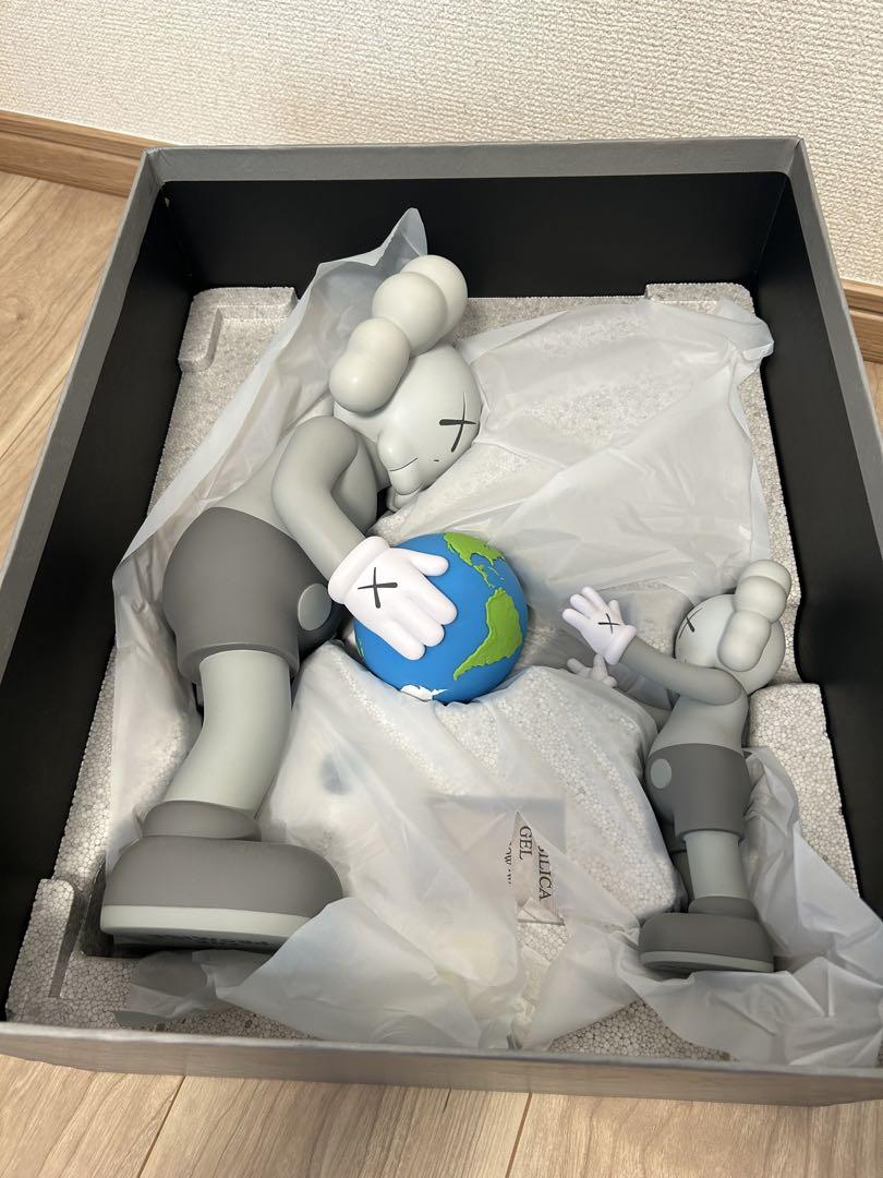 KAWS THE PROMISE フィギュアセット