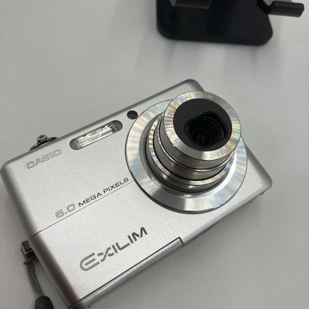 超美品　カシオ　CASIO EXILIM EX-Z600 デジタルカメラ