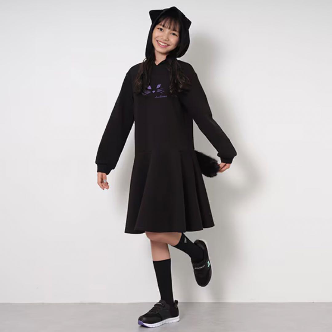 新品　アナスイミニ　ネコカットワンピース　しっぽ付き　140 クロ