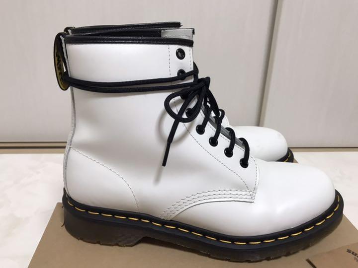 美品 ブーツ ホワイト 送料込 cpVHl-m32839980785 Dr.Martens ドクターマーチン 8ホール 新作大得価