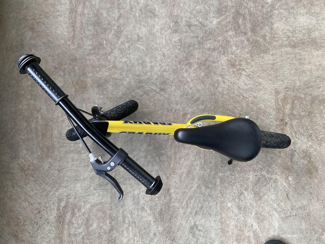 【送料込•中古】ブレーキ付きキッズバイクスパーキーSPARKYとヘルメットセット 送料込•中古】ブレーキ付きキッズバイクスパーキーSPARKYと