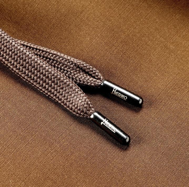 秋 春 新品 タグ付き Herno フーデッドブルゾン ストーム