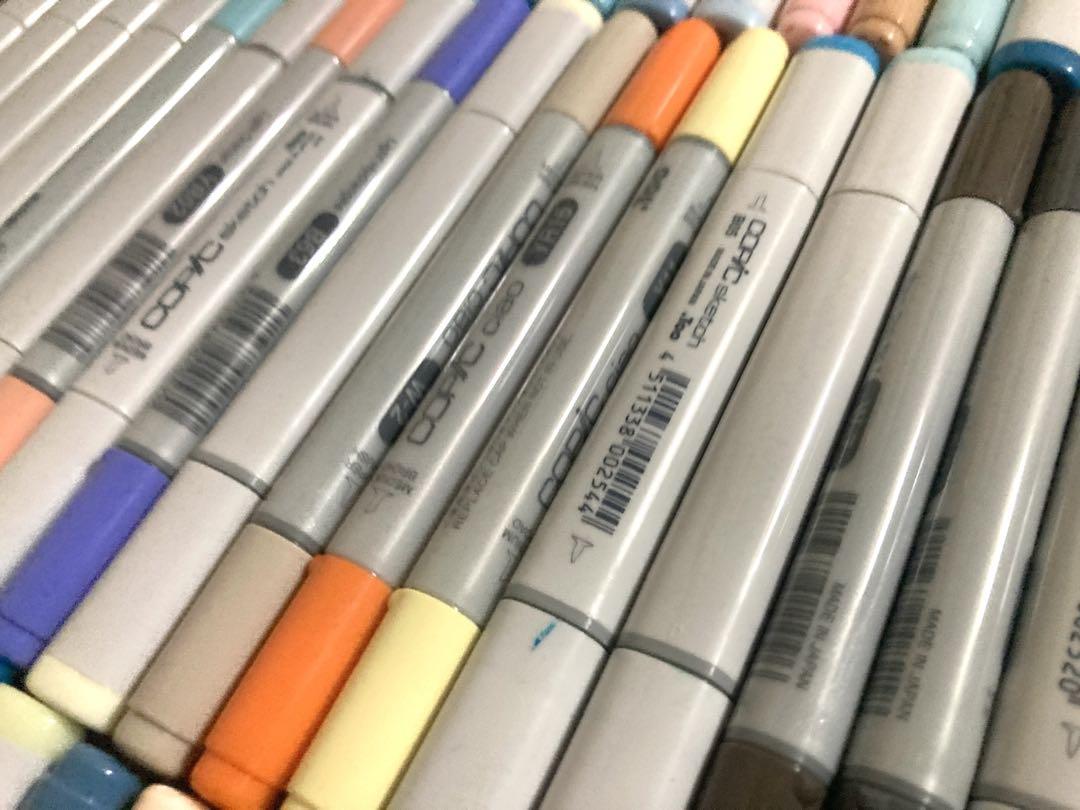 Copic Sketch、Copic Ciao、バリオリスインクの合計147本（Copic
