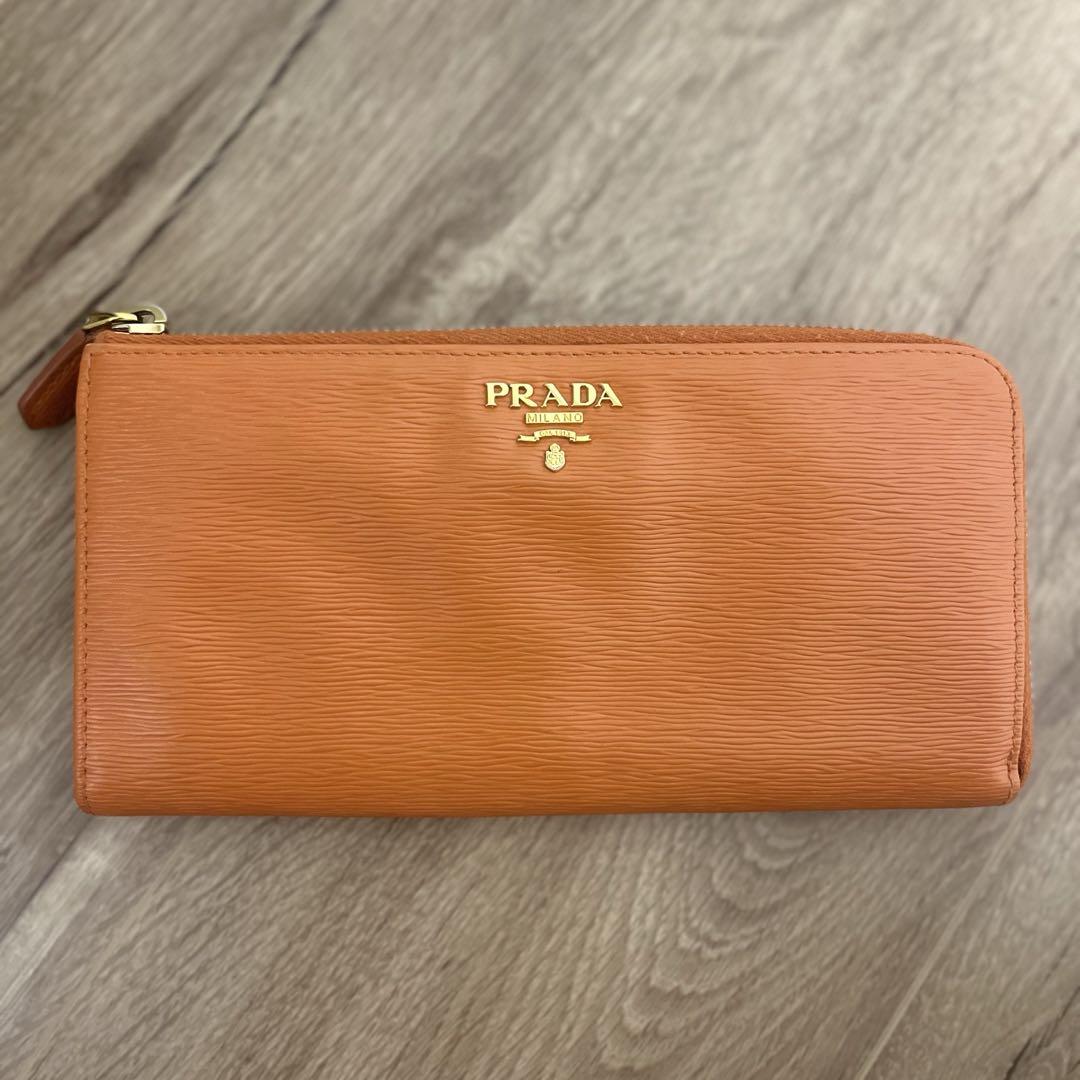 PRADA 長財布　L字ファスナー