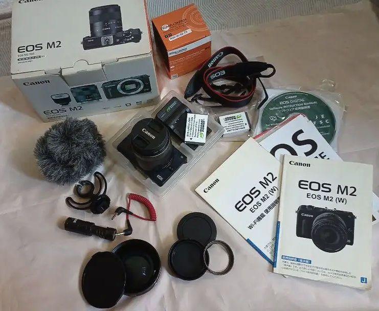 キャノンイオスM2 　ミラーレスデジタルカメラ　CANNON EOS M2