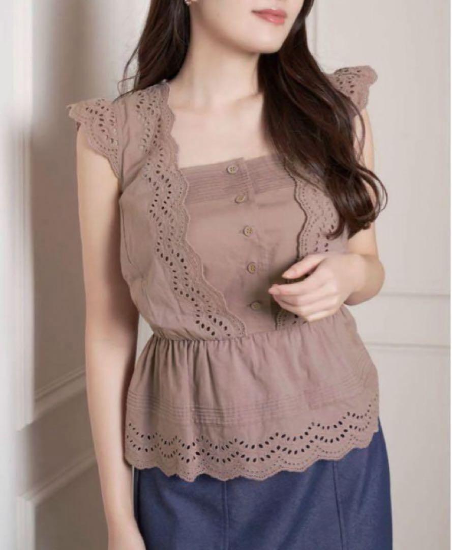 Herlipto Valencia Lace Top