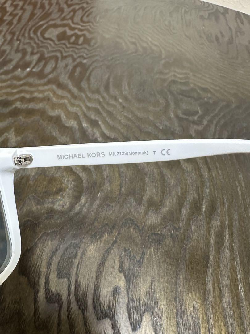 MICHAEL KORS ホワイトサングラス