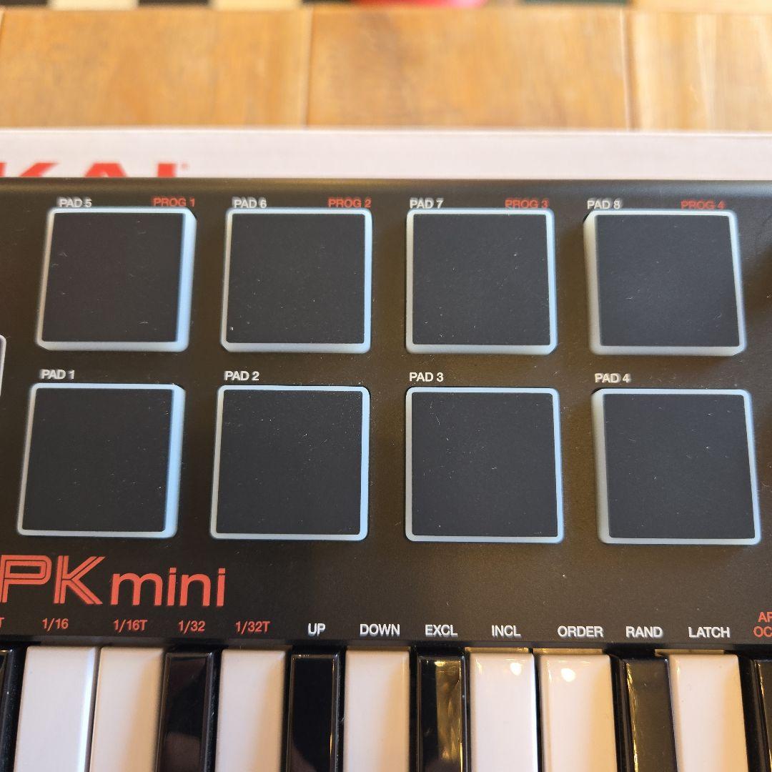 AKAI MPK mini コンパクトMIDIキーボード・パッドコントローラー