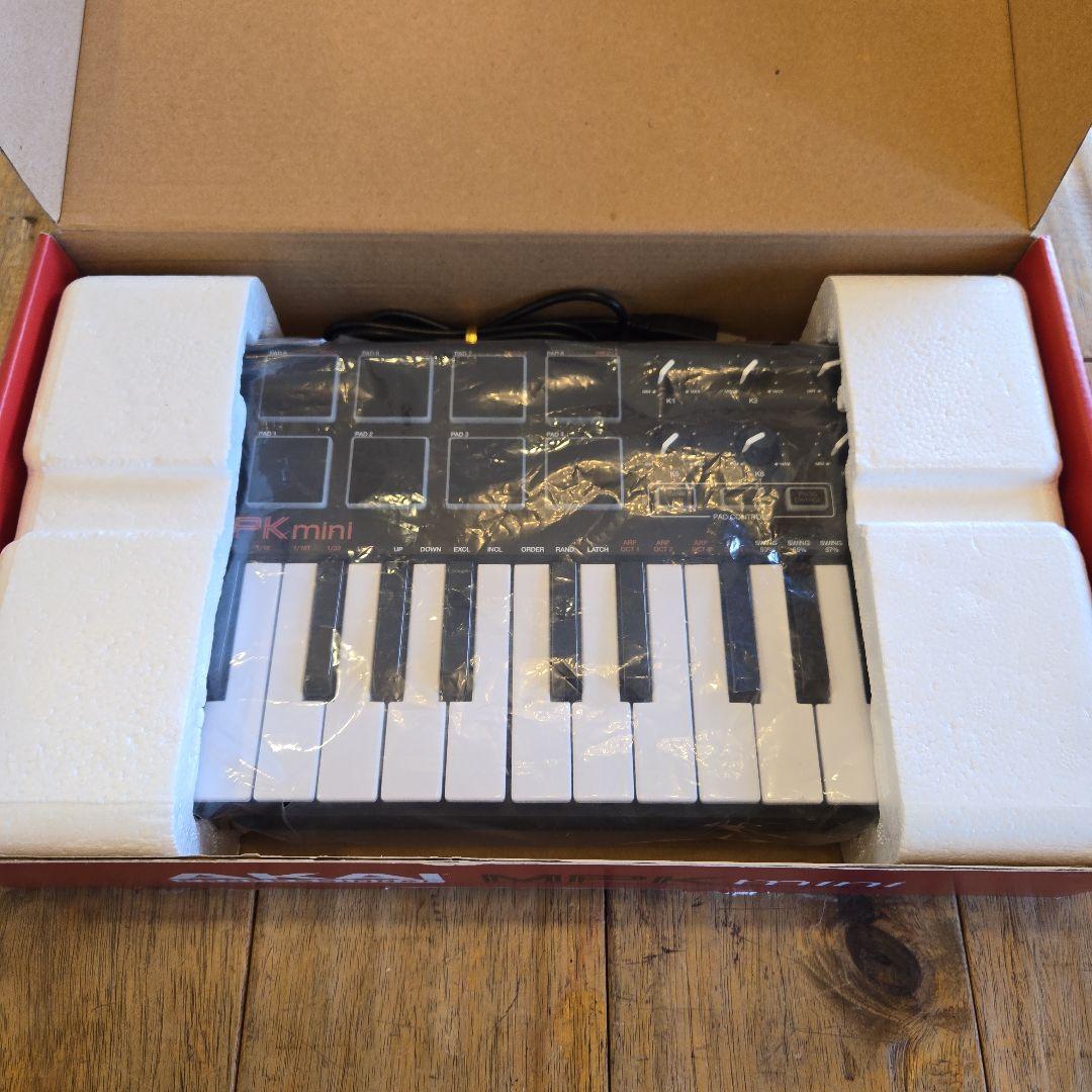 AKAI MPK mini コンパクトMIDIキーボード・パッドコントローラー