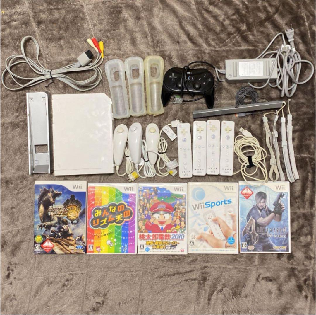 『ソフト5本コントローラー2つ付』Wii RVL-001 Wii本体（RVL-001）とWiiソフト5本、リモコン、コントローラーの