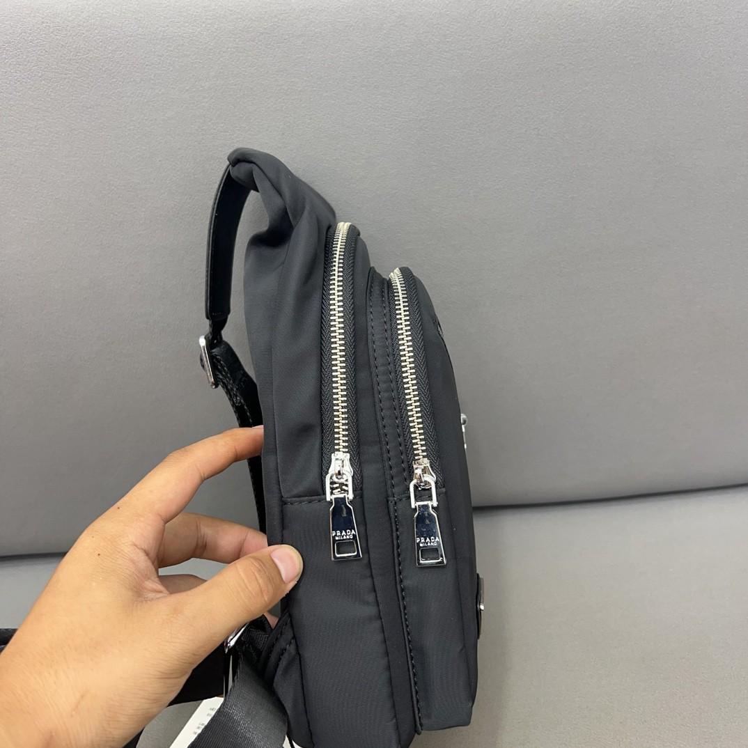 PRADA ?プラダ ボディバッグ?ウエストボーンバッグ PRADA ?プラダ ボディバッグ?ウエストボーンバッグ