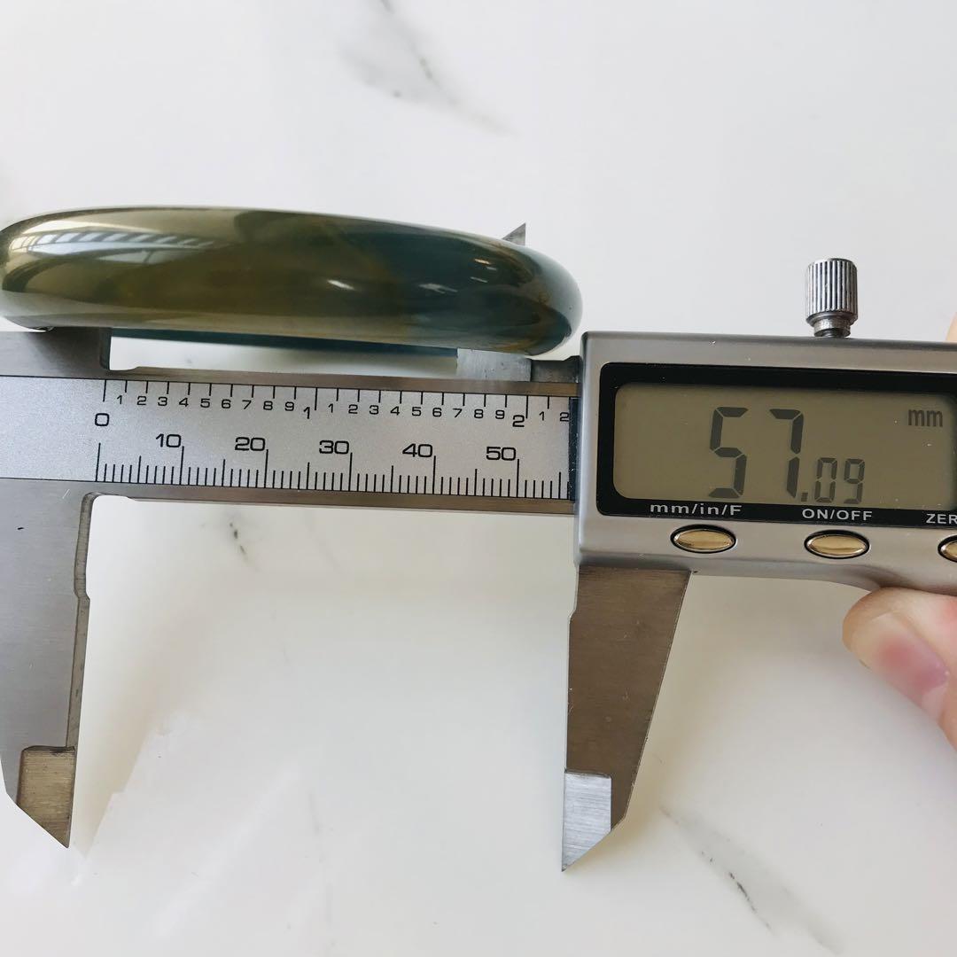 【B2005-0163】翡翠　ヒスイ　希少　バングル　グアテマラ産　57.0mm