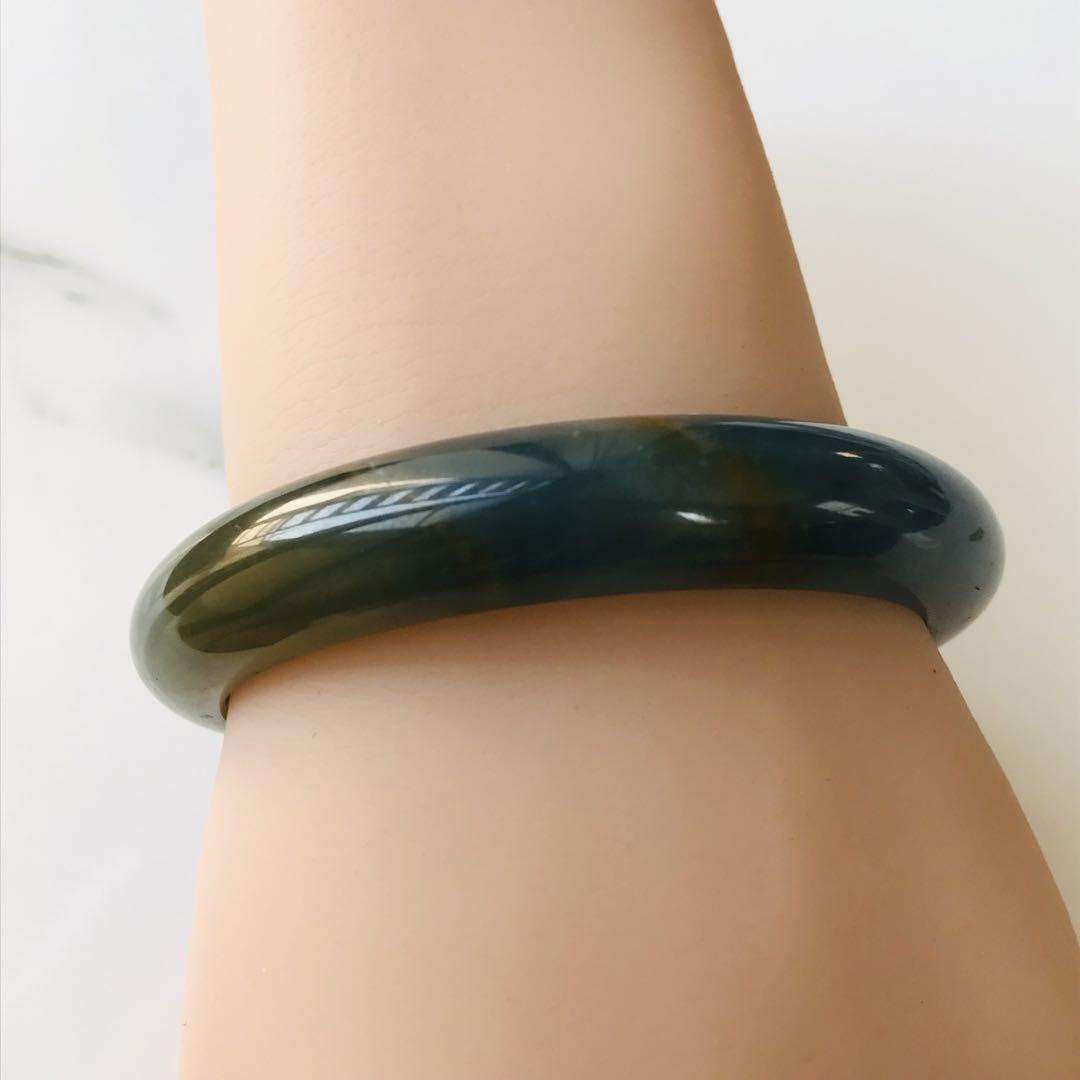 【B2005-0163】翡翠　ヒスイ　希少　バングル　グアテマラ産　57.0mm