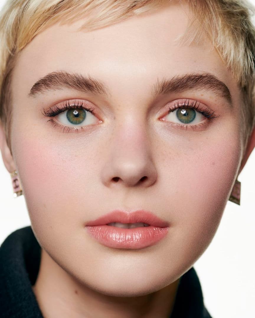 シャネル レ シーニュ ドゥ シャネル 997 ローズ ルミエール シャネル レ シーニュ ドゥ シャネル 997 ローズ ルミエール