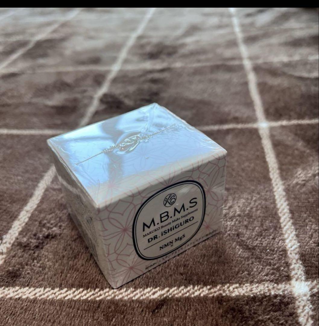 mini　　meraki NAOさんコラボ　パール袖フレアトップス