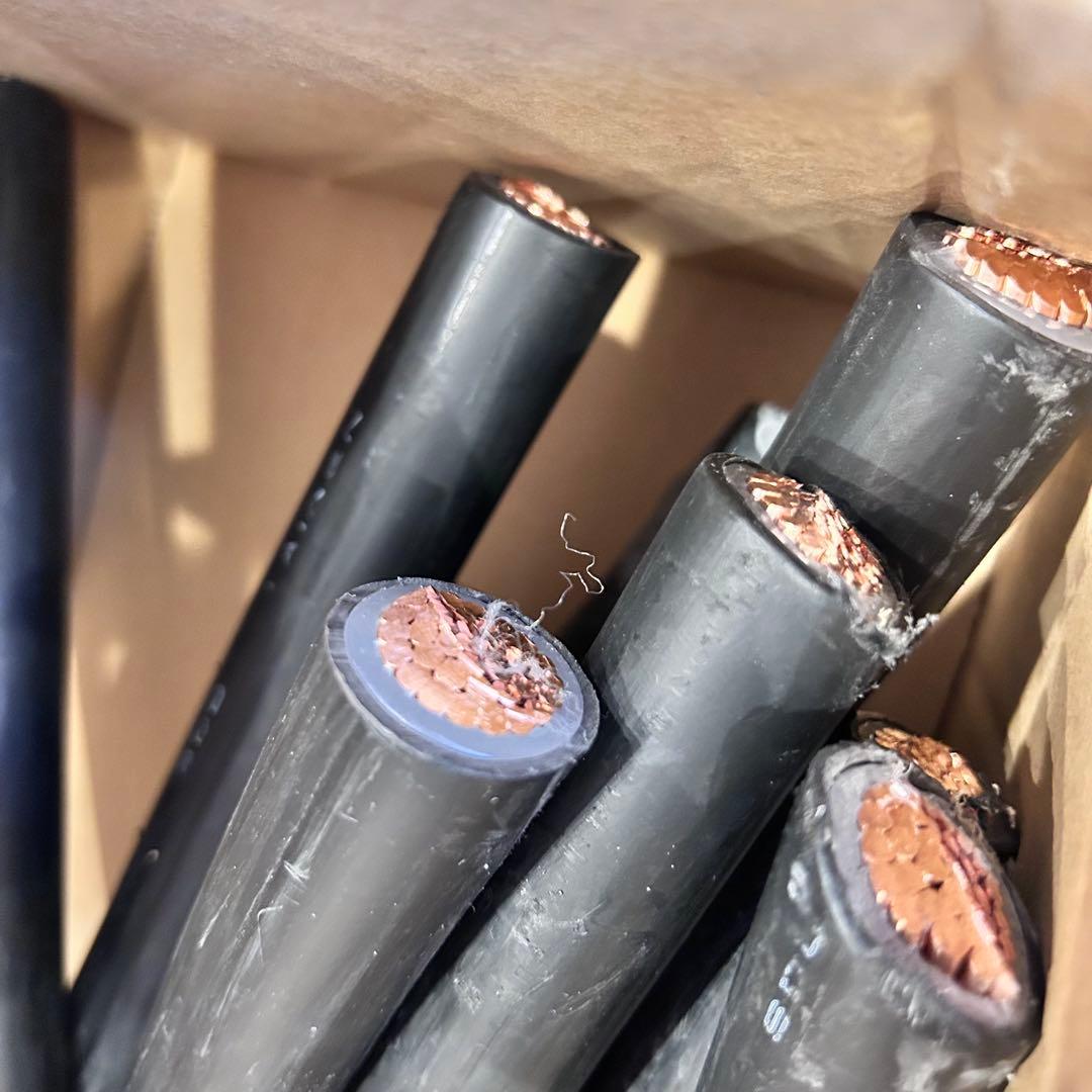 ケーブル ピカ線