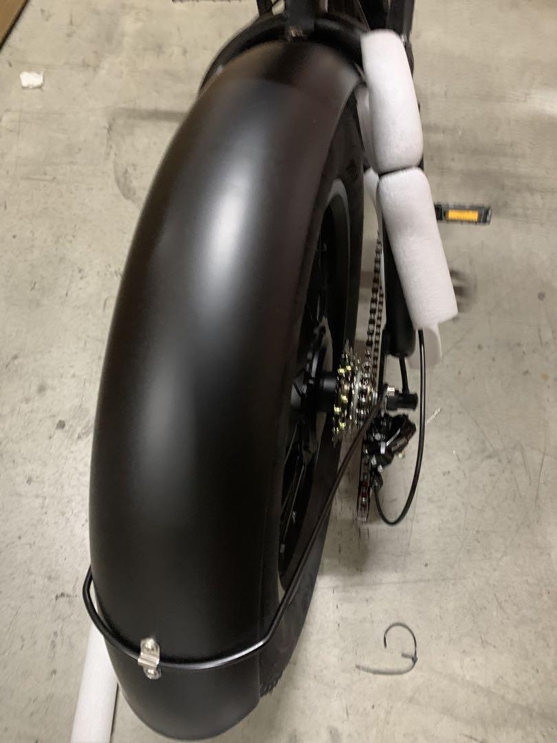 ツーリング バイク 自転車街の黒騎士0034 500W静音+7段変速100km