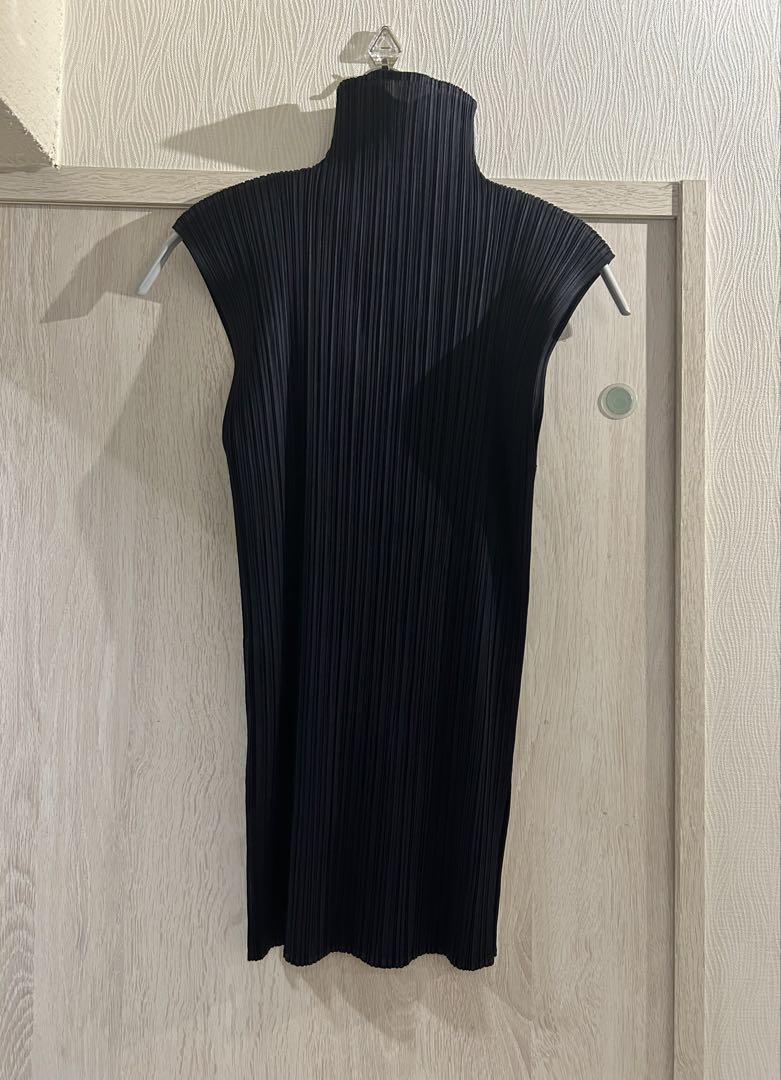 プリーツプリーズPLEATS PLEASE ハイネックノースリーブトップス