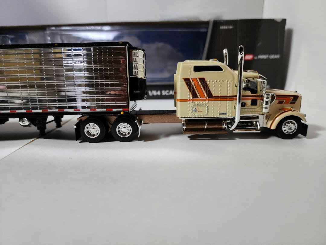 DCP ダイキャストプロモーション 1/64 KENWORTH W900L