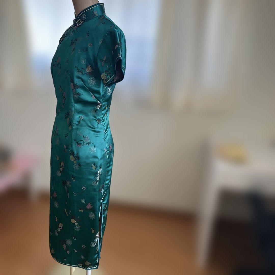 EMERALD プリンセスライン ラメ・ビーズ刺繍 【アメリカ輸入