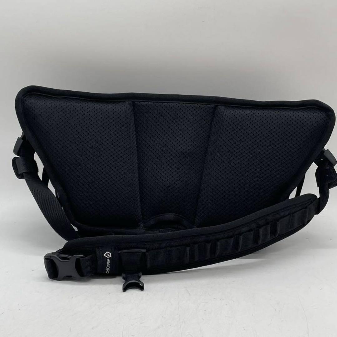 BN1588●WANDRD ROGUE