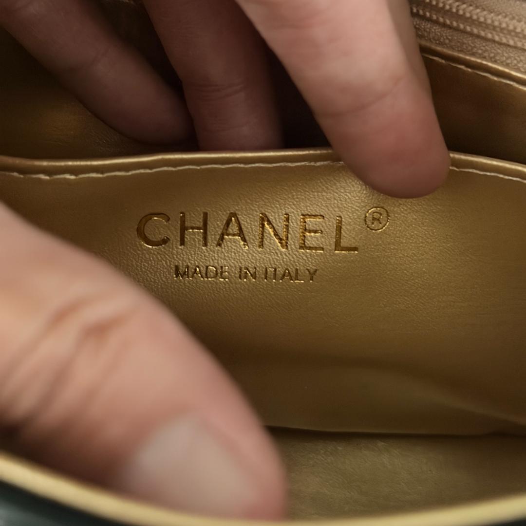CHANEL ブラックショルダーバッグ CHANEL ブラックショルダーバッグ