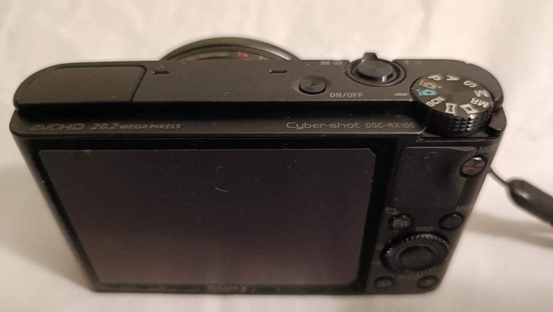 デジタルカメラ SONY DSC-RX100