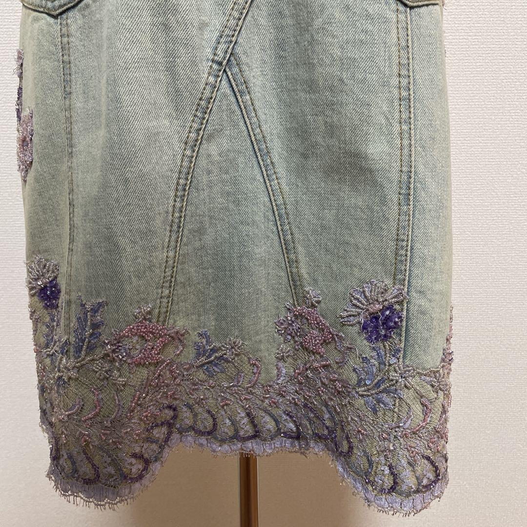 RYUZO NAKATA リュウゾウ ナカタ 花柄刺繍デニムスカ ート 38 RYUZO NAKATA リュウゾウ ナカタ 花柄刺繍デニムスカ ート 38
