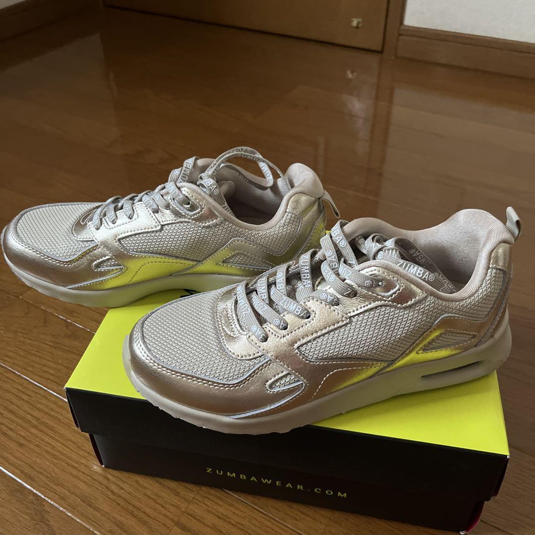 Zumba シルバー スニーカー Zumba Air Classic Lo - Silver – Zumba Wear | STRONG iD