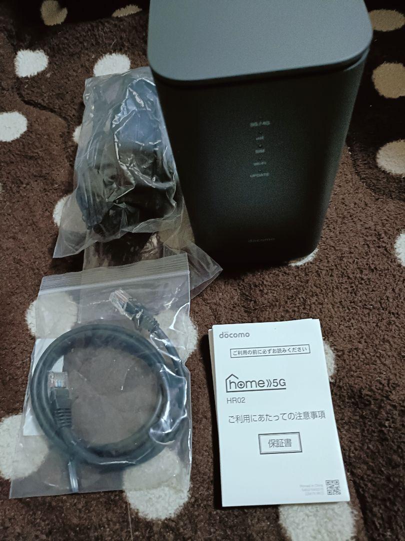 超美品docomo　home5G HR02