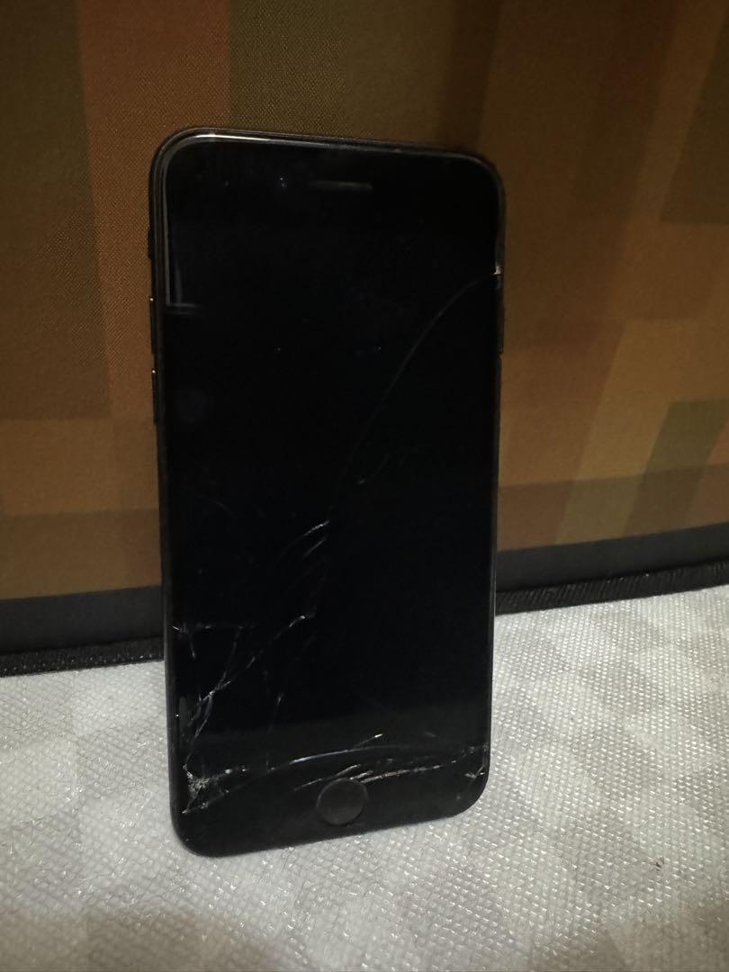 iPhone - iPhone7 128G 黒 画面割れ iPhone7の画面割れを修理しました。 | iPhone修理アイサポ 修理事例