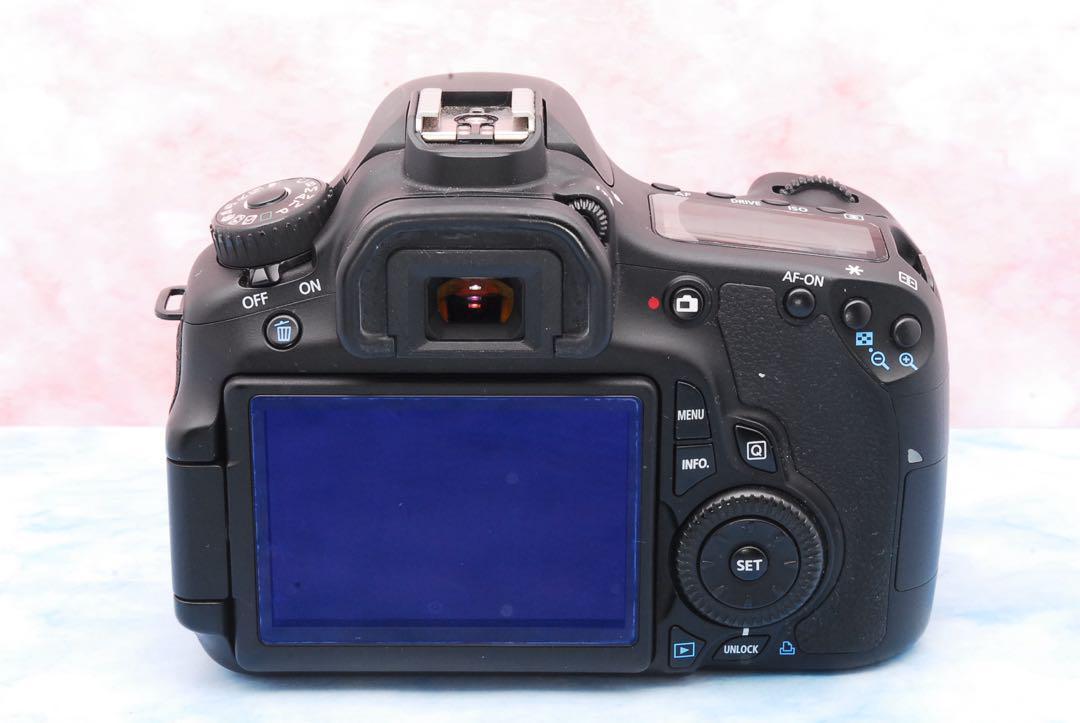 Canon EOS 60D★一眼レフカメラ★超望遠レンズ付Wレンズ＆S数少
