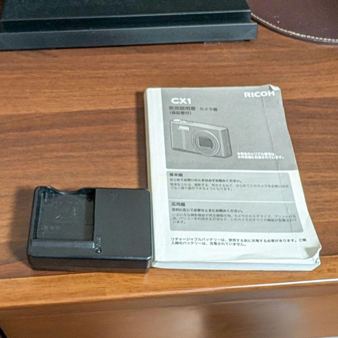 超美品　リコーCX1　デジカメ　完動品　かわいいピンク　SDカード付き 超美品 リコーCX1 デジカメ 完動品 かわいいピンク SDカード付き