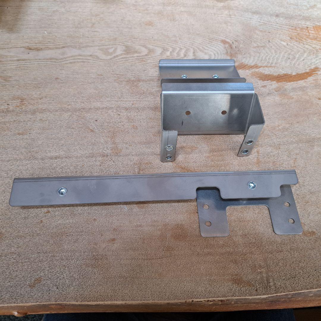 MAZDA　ND ロードスター　右側ナンバープレートオフセットステー