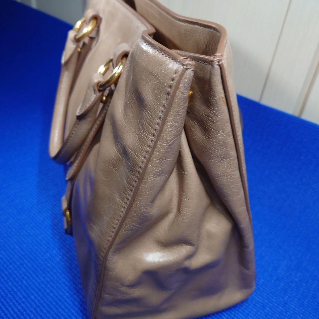miumiu2way ベージュ レザー ダブルハンドル バッグ