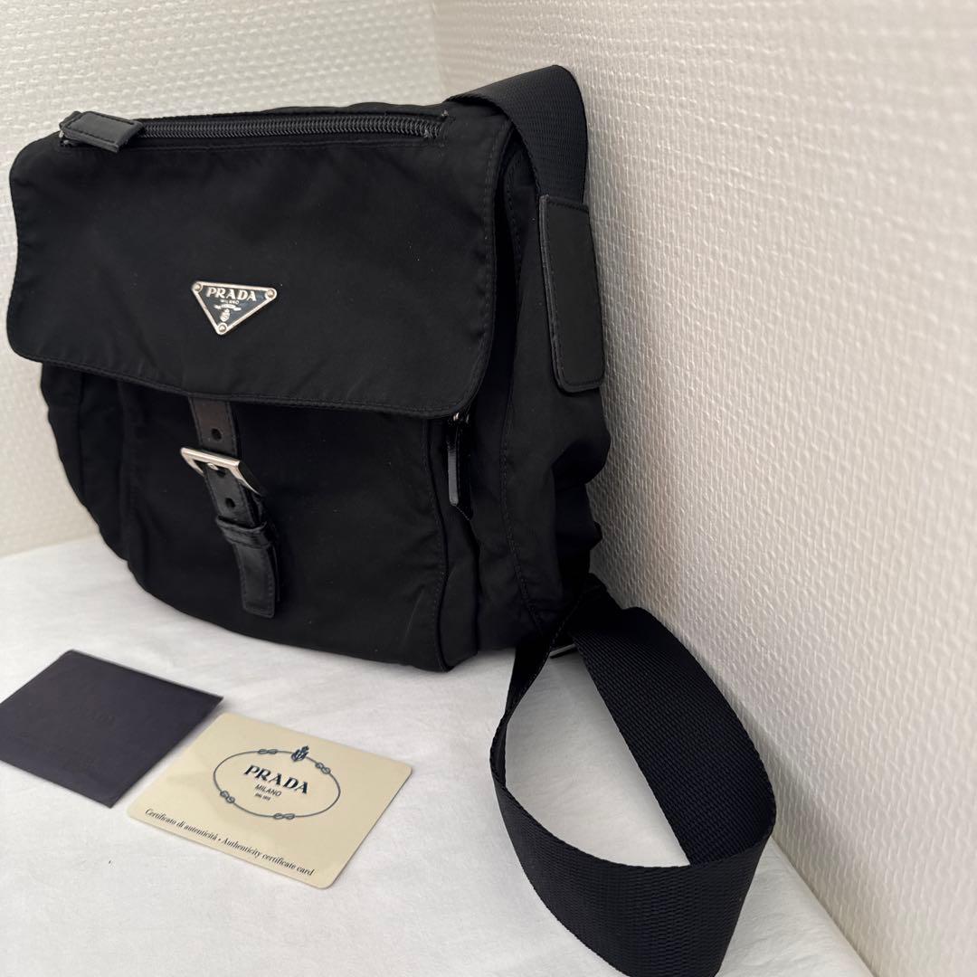 PRADA ブラック ショルダーバッグ