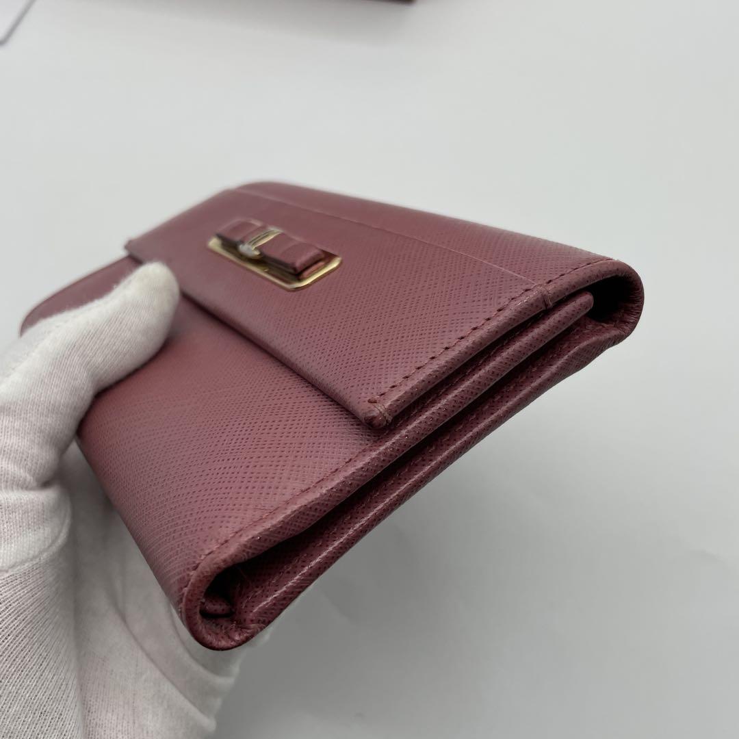 ☆新品同様☆フェラガモ☆二つ折り財布
