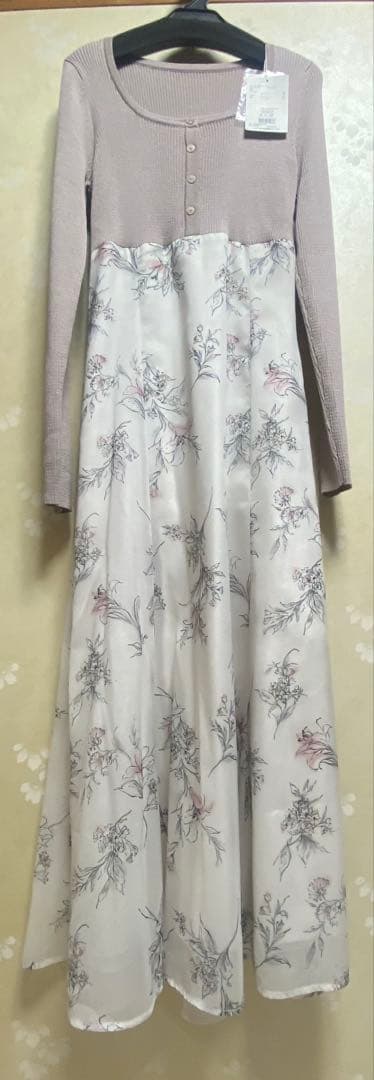 未使用‼️バックレースアップボタンニットドッキング 花柄ワンピース 未使用‼️バックレースアップボタンニットドッキング 花柄ワンピース