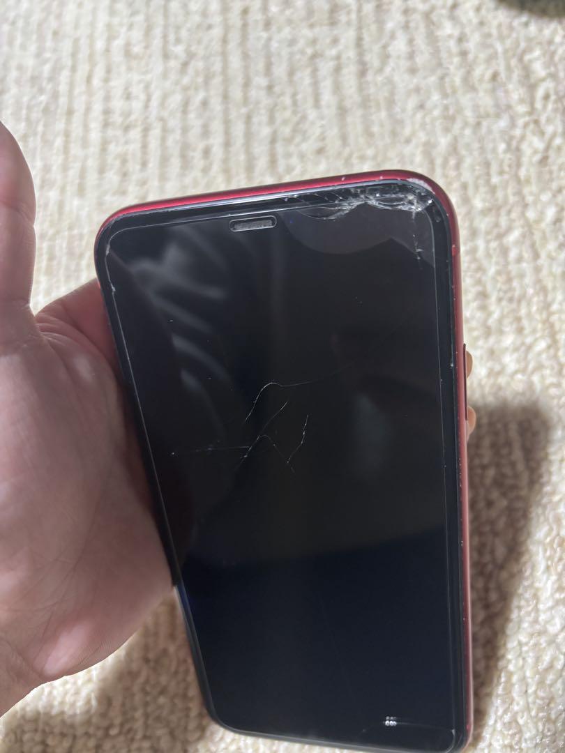 Apple iPhone 11 (赤色) 本体　64G