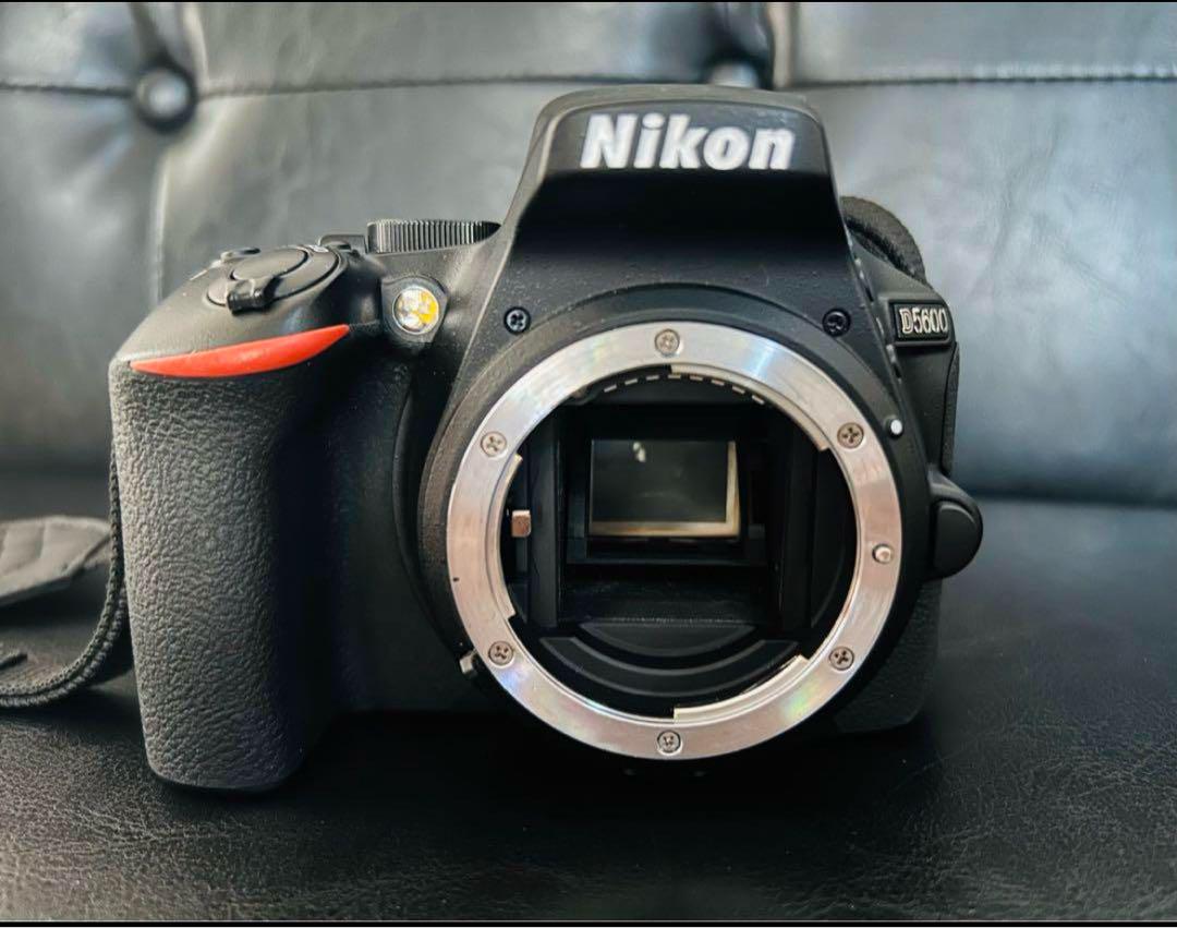 NikonD5600ボディ レンズキット WiFi搭載 タッチパネル
