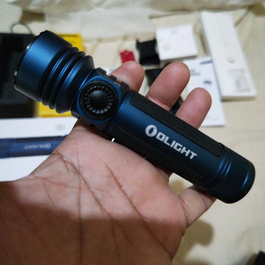 Olight Seeker 4 爆光 懐中電灯 4600ルーメンolight HRDEVELOPMENT_JP