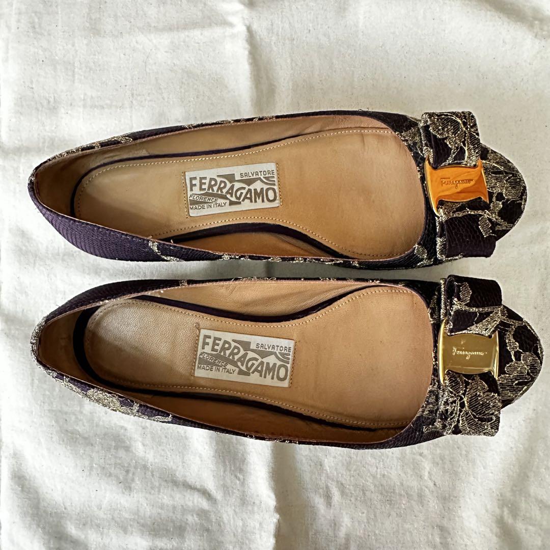 希少 FERRAGAMO ヴァラリボンレースサテンパンプス フラットシューズ