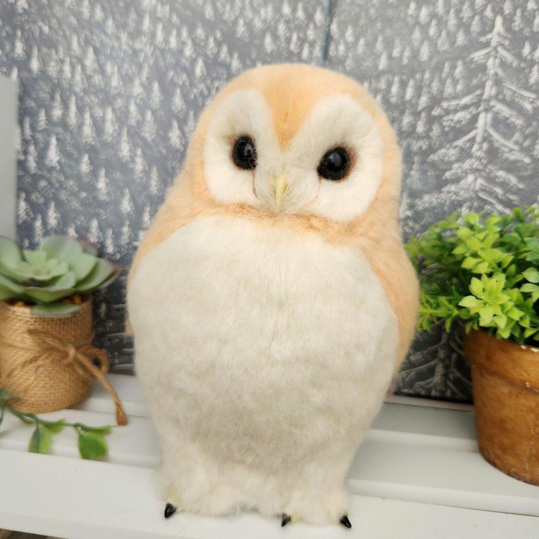 羊毛フェルト 置物　メンフクロウ　 約18cm