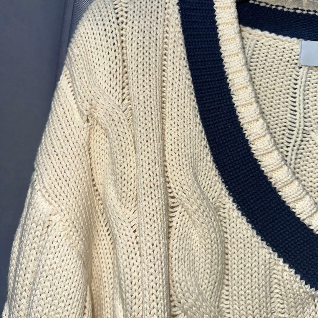 アイボリー/ネイビー ケーブル編みニットセーター アイボリー/ネイビー ケーブル編みニットセーター