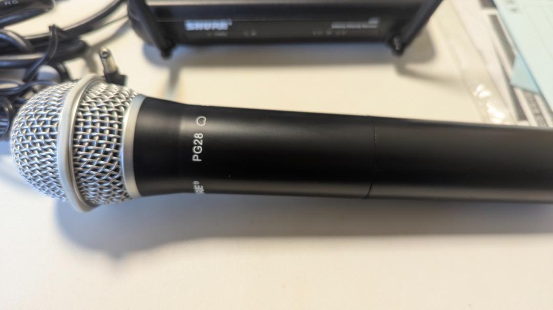 ★格安　SHURE ワイヤレスシステム SVXシリーズ SVX4/PG28