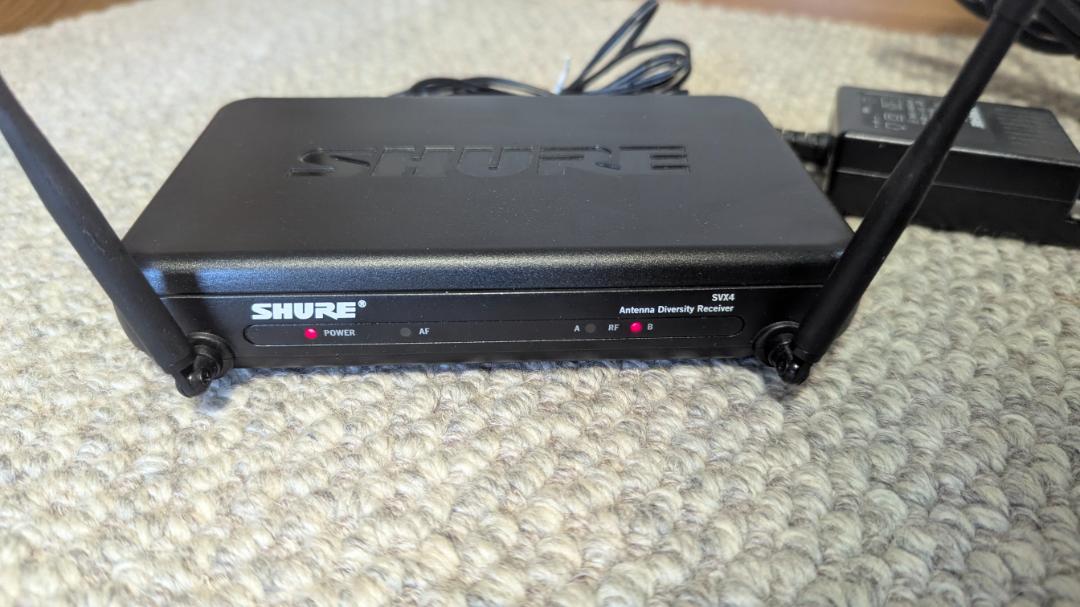 ★格安　SHURE ワイヤレスシステム SVXシリーズ SVX4/PG28