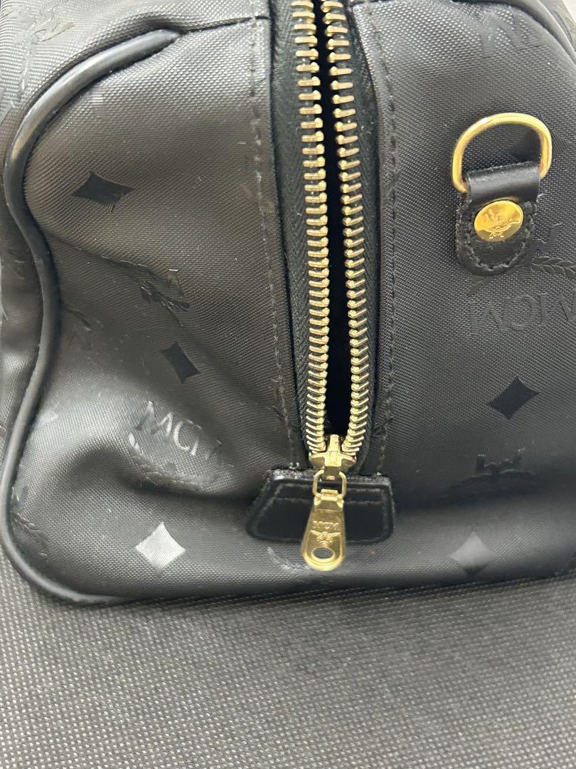 MCM ブラックレザー バッグ ゴールド金具