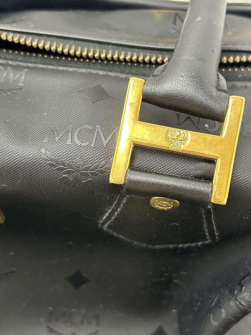MCM ブラックレザー バッグ ゴールド金具