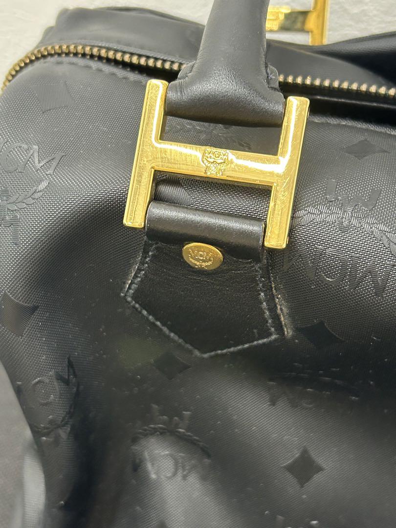 MCM ブラックレザー バッグ ゴールド金具